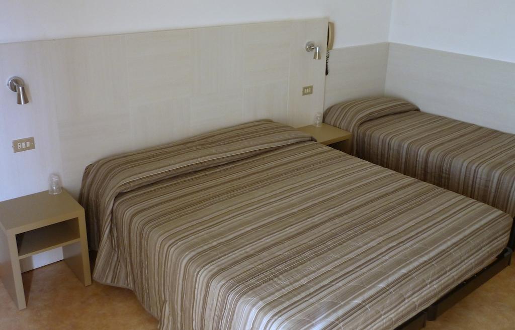 Hotel Solemare Cesenatico Habitación foto